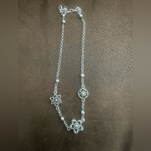Vintage Brighton Silver Flower Necklace - Picture 2 of 3